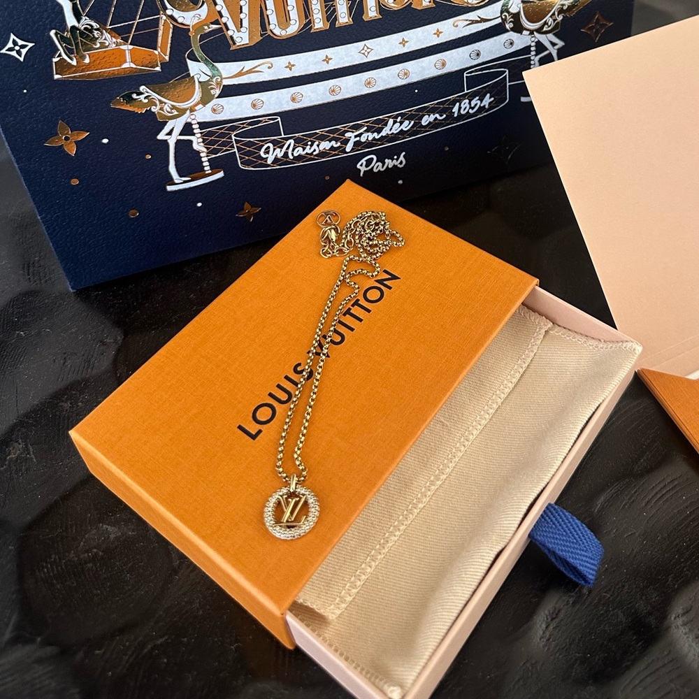 Louise By Night Necklace